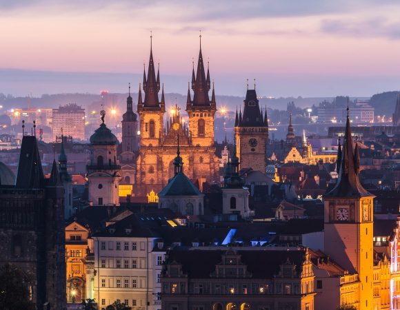Praag: een stad die niet pronkt, maar fluistert